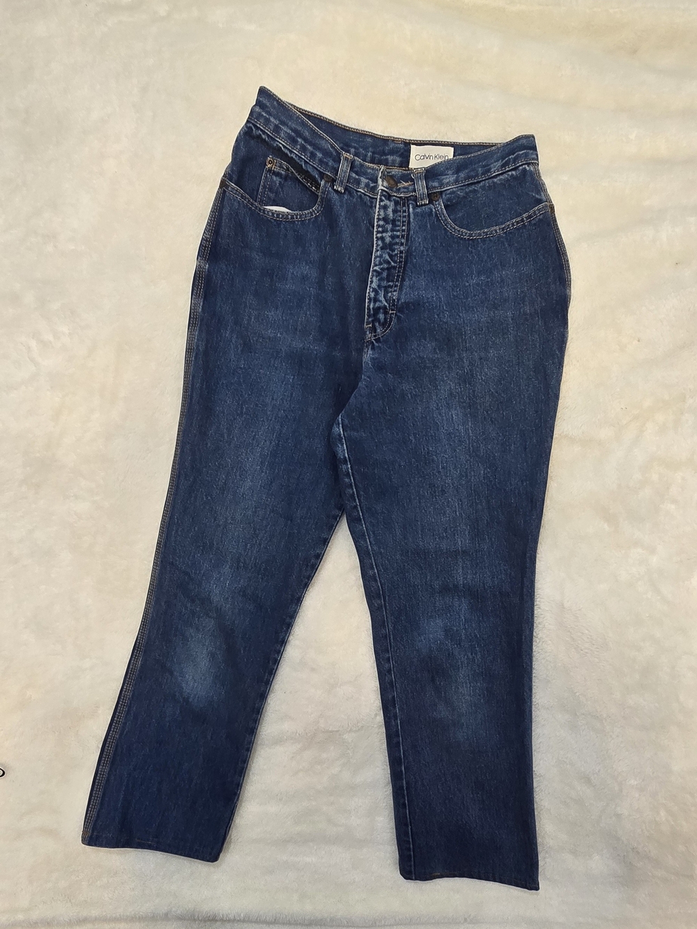 Vintage Calvin Klein High Waisted Tapered Mom Jeans – Medium Wash – Size 11